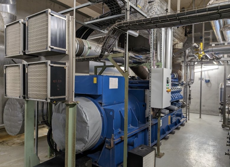 Gasmotor ~4,4 MW im BHKW-Gebäude